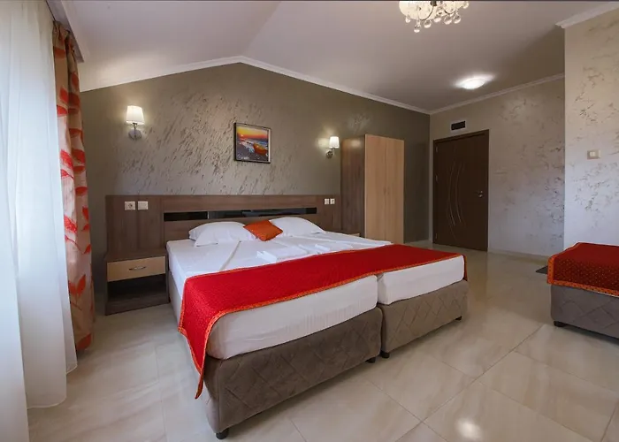 Phoenix Guest house 3*