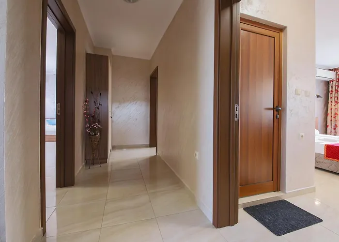 Phoenix Guest house 3*