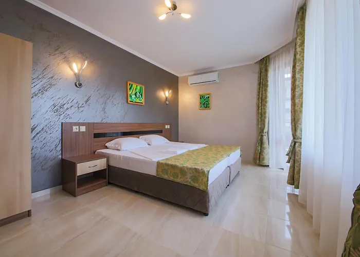 Phoenix Guest house 3*